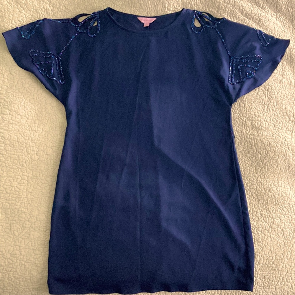 Lilly Pulitzer XS navy shift dress with beaded wing sleeve and cut out.